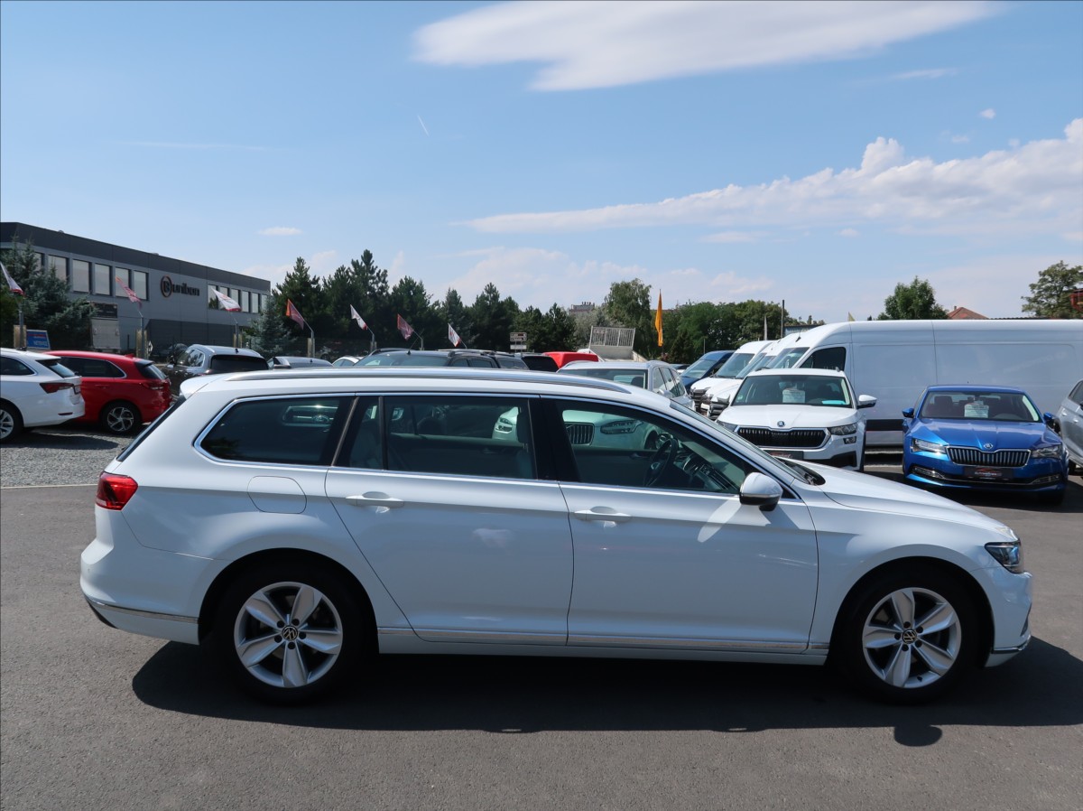 volkswagen-passat-2-0-tdi-110kw-1majcr-elegance - 4