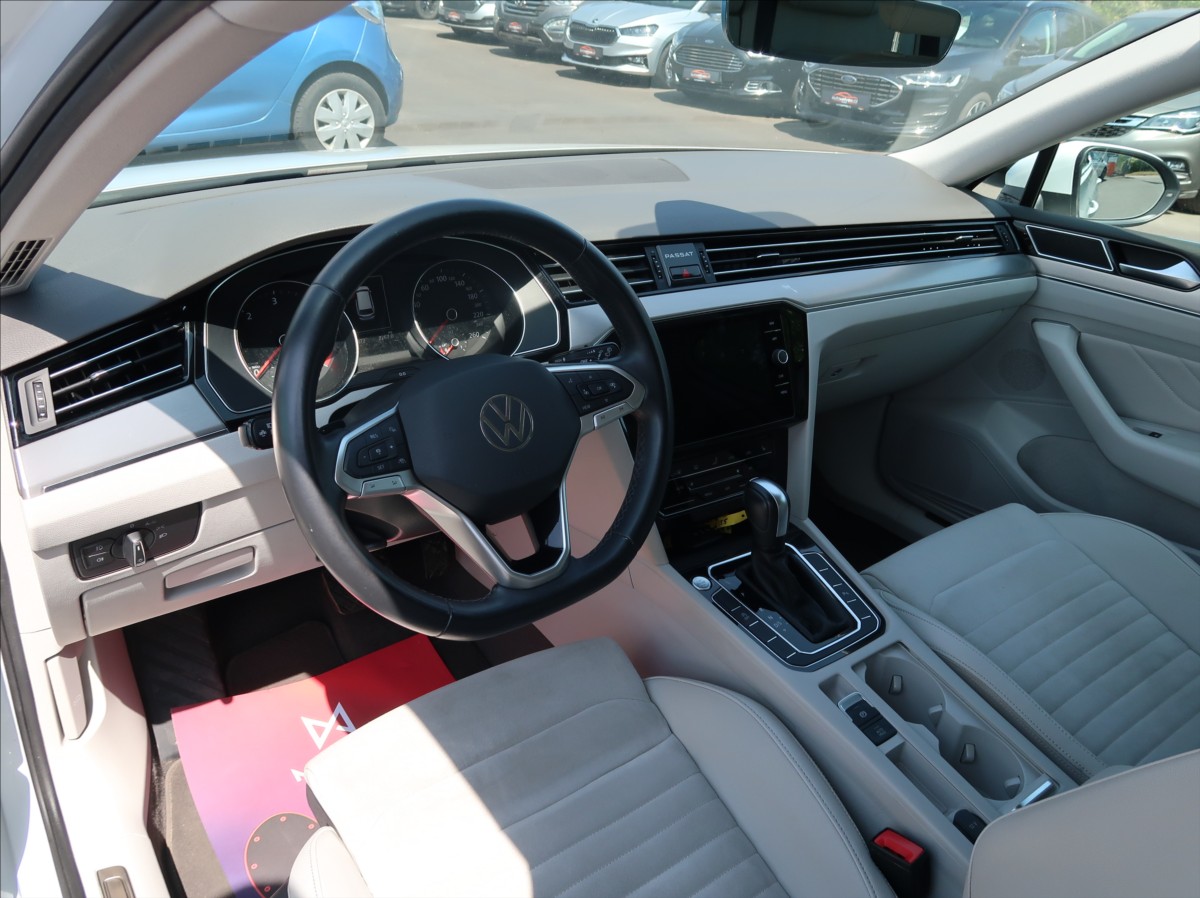 volkswagen-passat-2-0-tdi-110kw-1majcr-elegance - 8