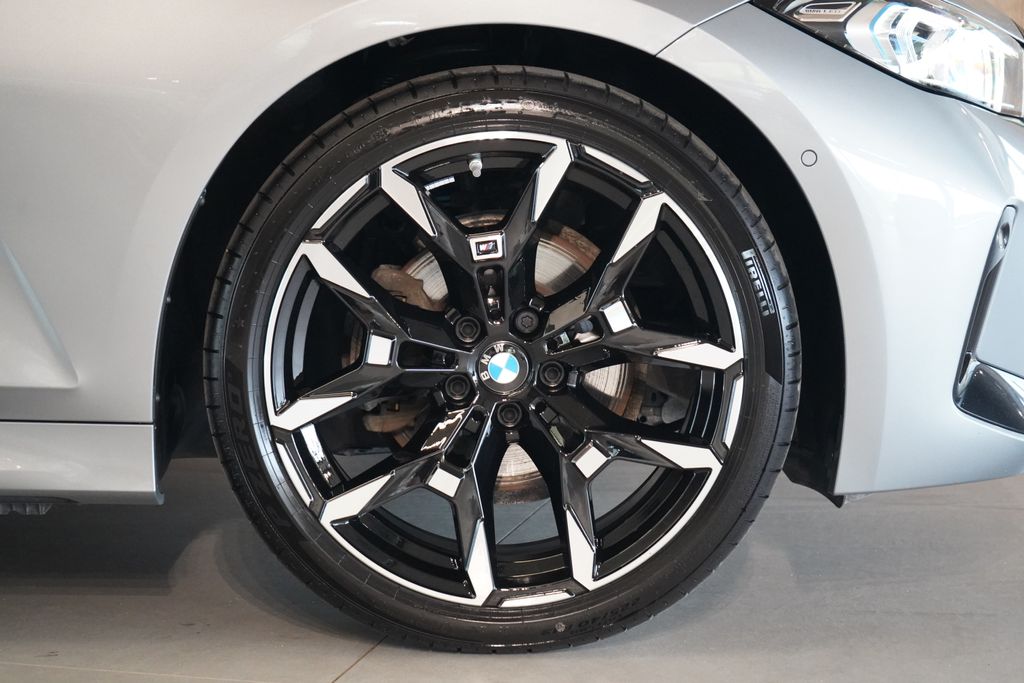 bmw-rada-3-320d-xdrive-touring-hud-acc - 6