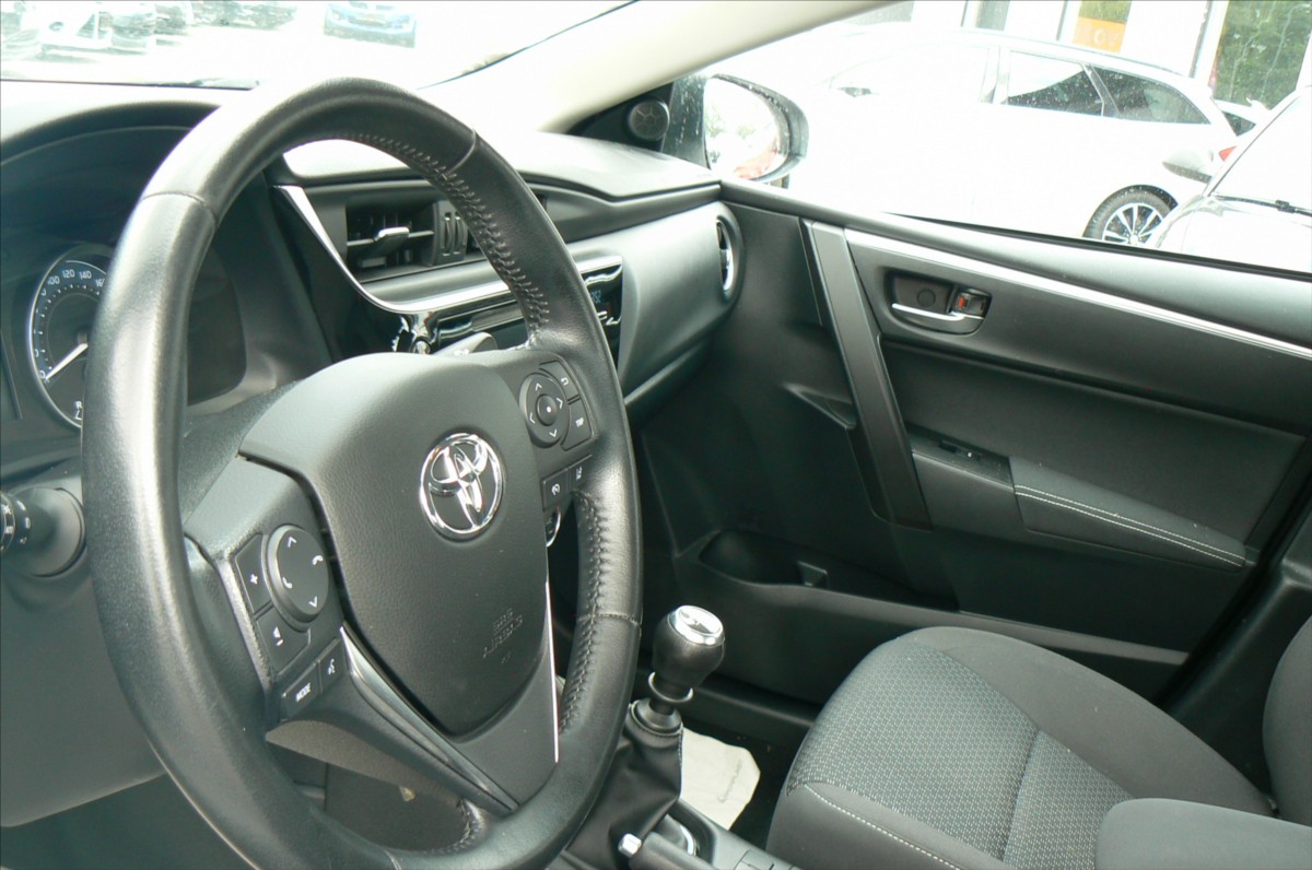 toyota-corolla-1-6-vvt-i-dph - 7