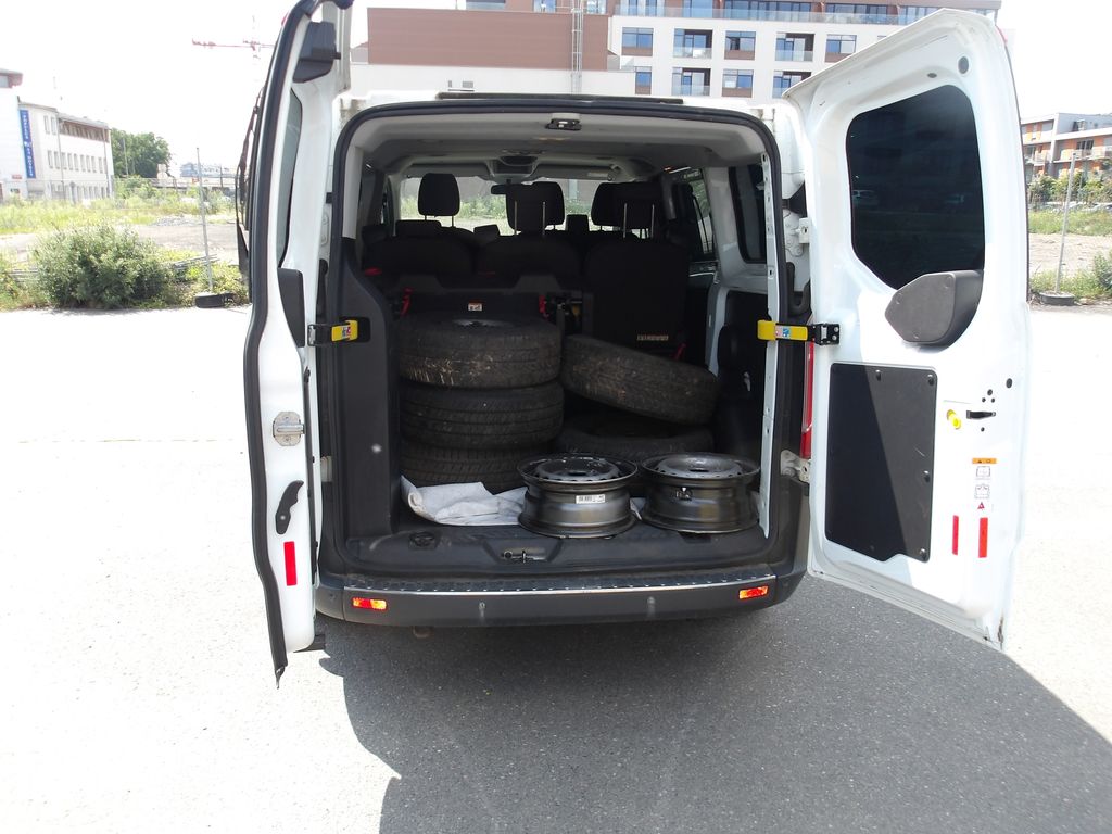 ford-transit-custom-2-2tdci-8-mist-po-rozvodech - 8