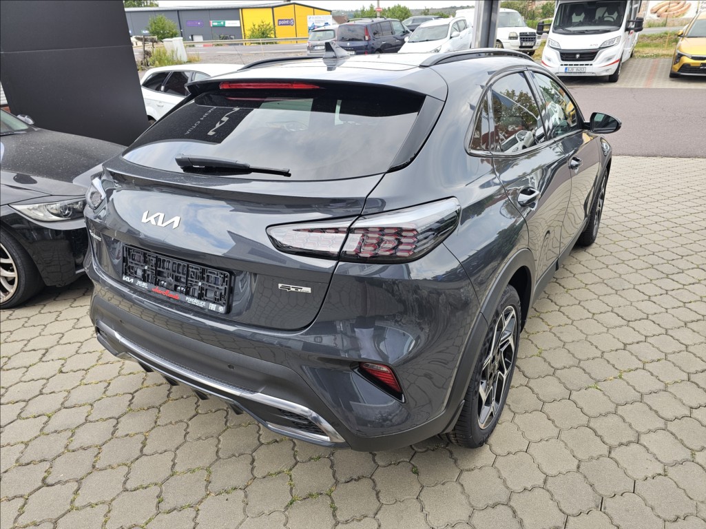 kia-xceed-xceed-cd-1-6-t-gdi-gpf-7dct-gt-line-132-kw - 4