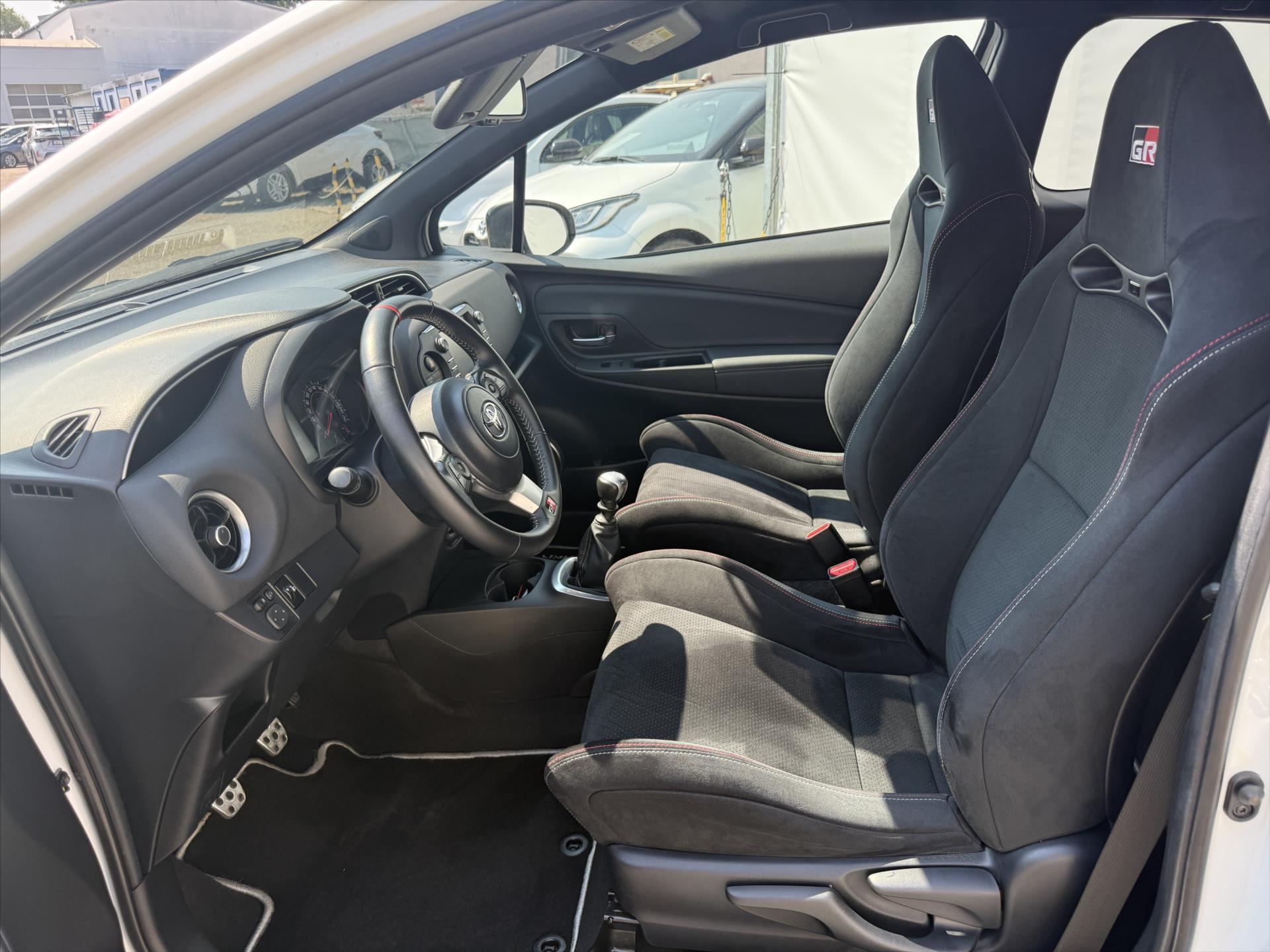 toyota-yaris-1-8-grmn - 6