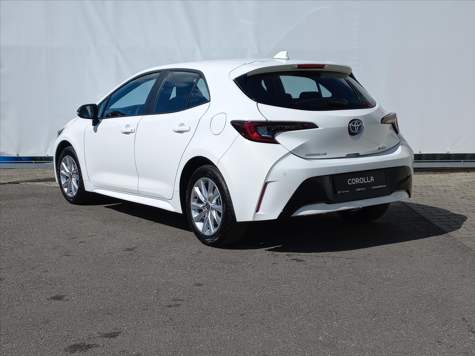 toyota-corolla-1-8-hybrid-e-cvt-140k-hb-comfort-tech - 6