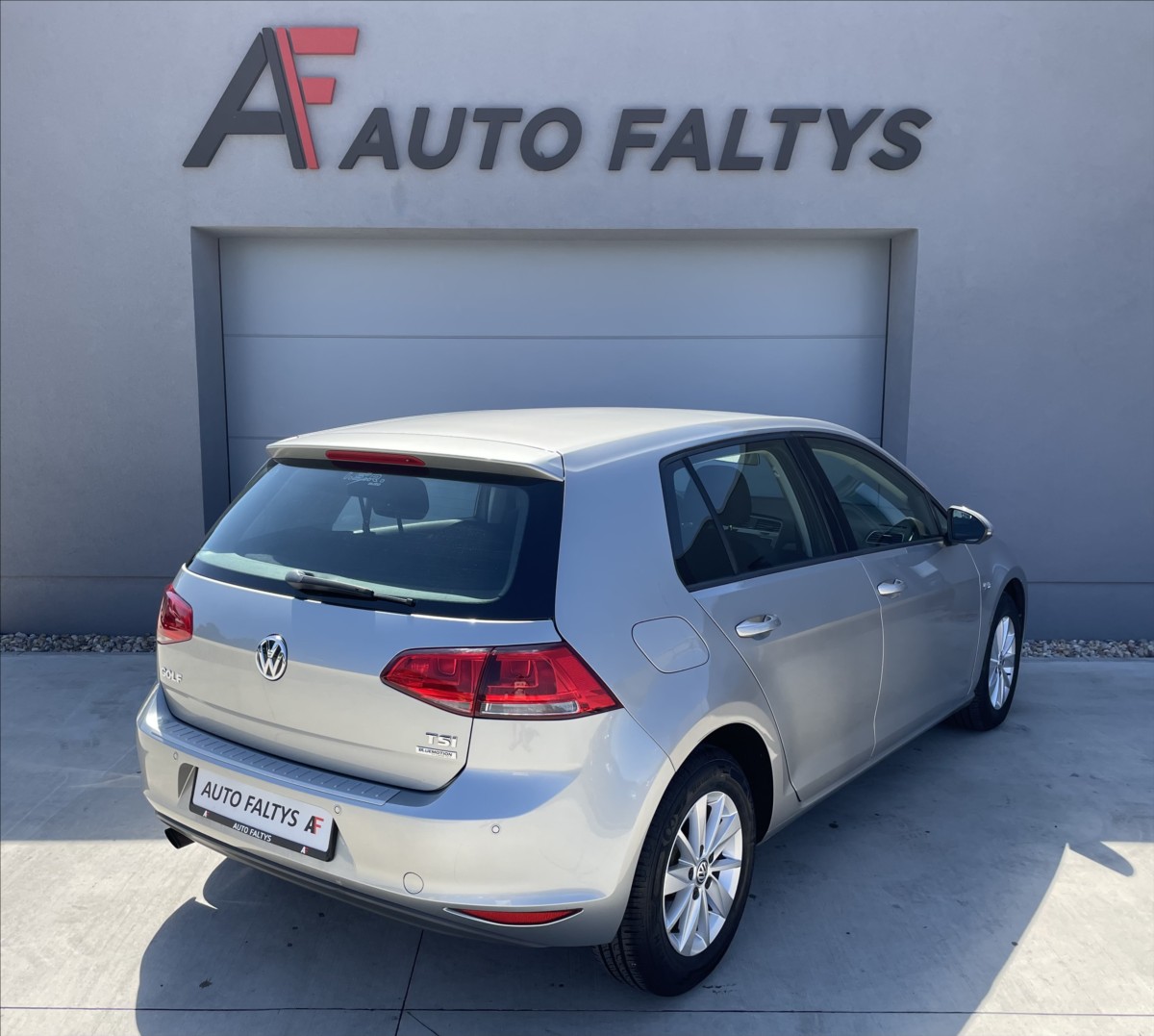 volkswagen-golf-1-2-tsi-77kw-dsg-cr-1-maj - 2