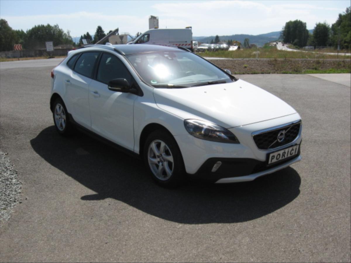 volvo-v40-2-0-d-cross-country - 2