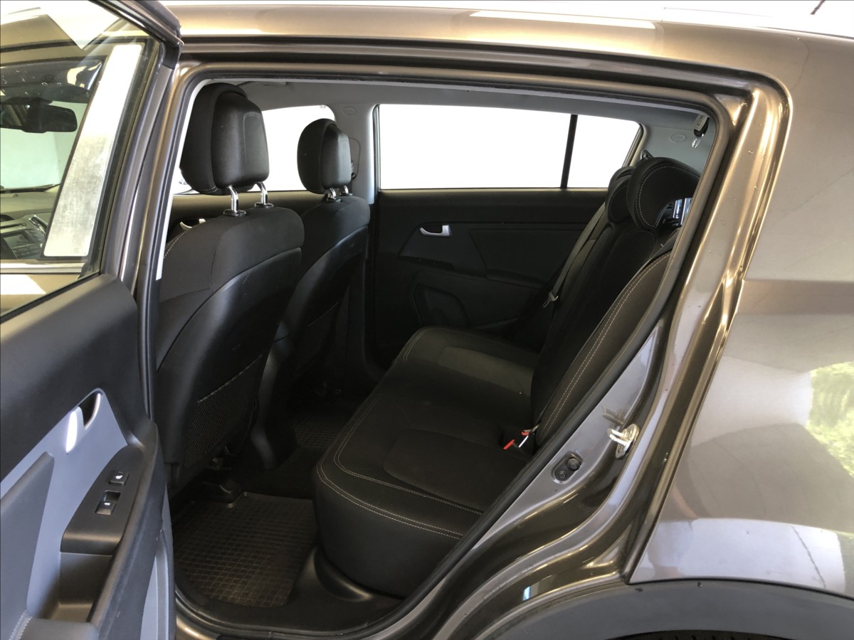 kia-sportage-2-0-crdi-4x4 - 9