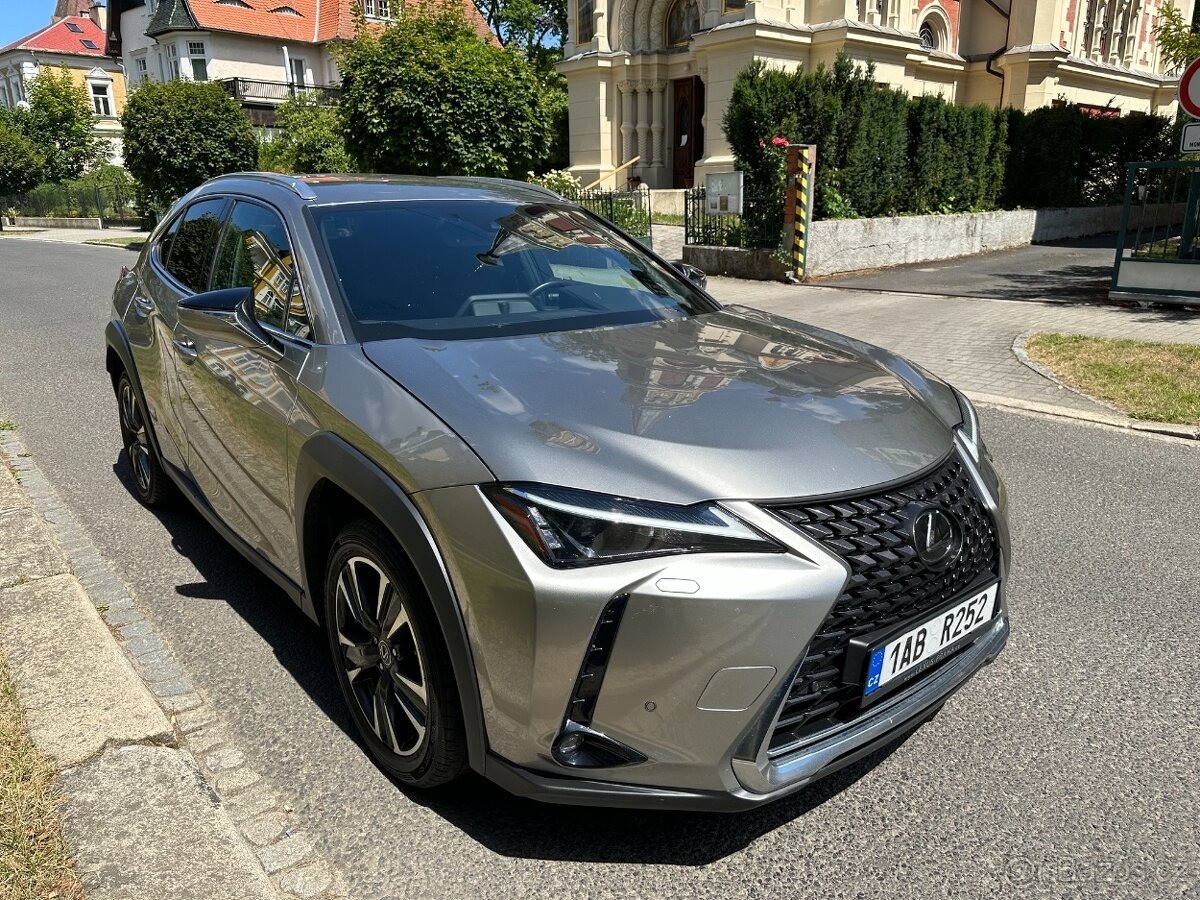 lexus-ux-250h-2-0-hybrid-e-cvt - 1