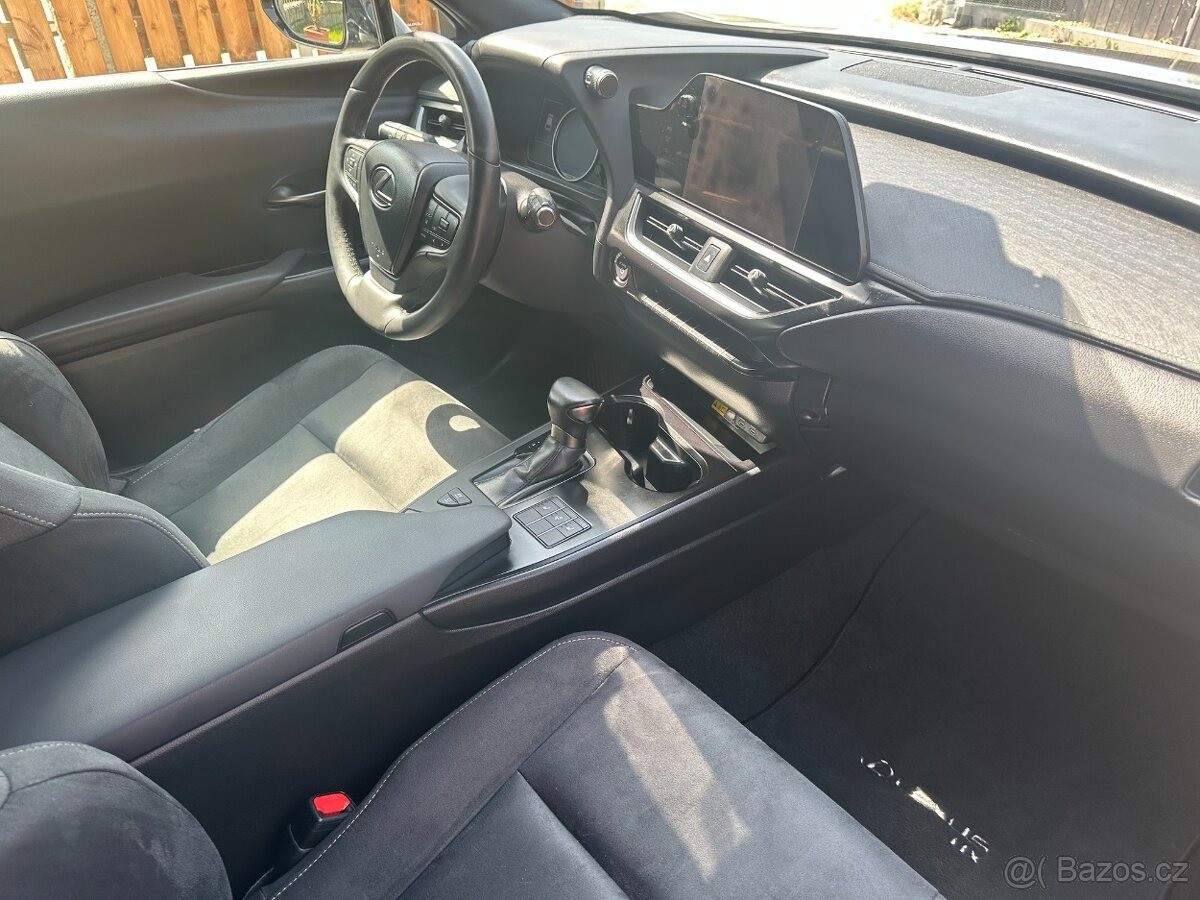 lexus-ux-250h-2-0-hybrid-e-cvt - 2