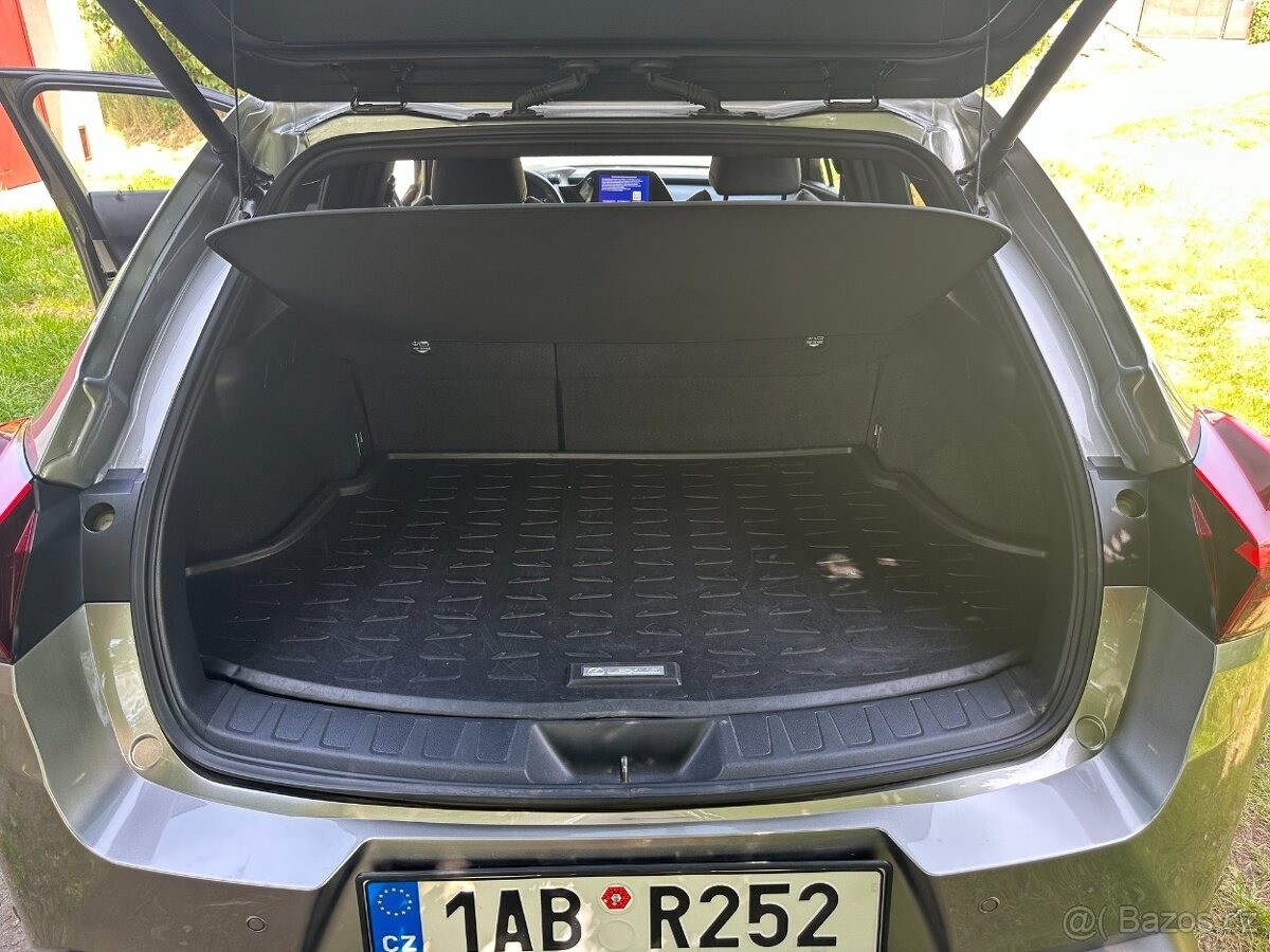 lexus-ux-250h-2-0-hybrid-e-cvt - 8