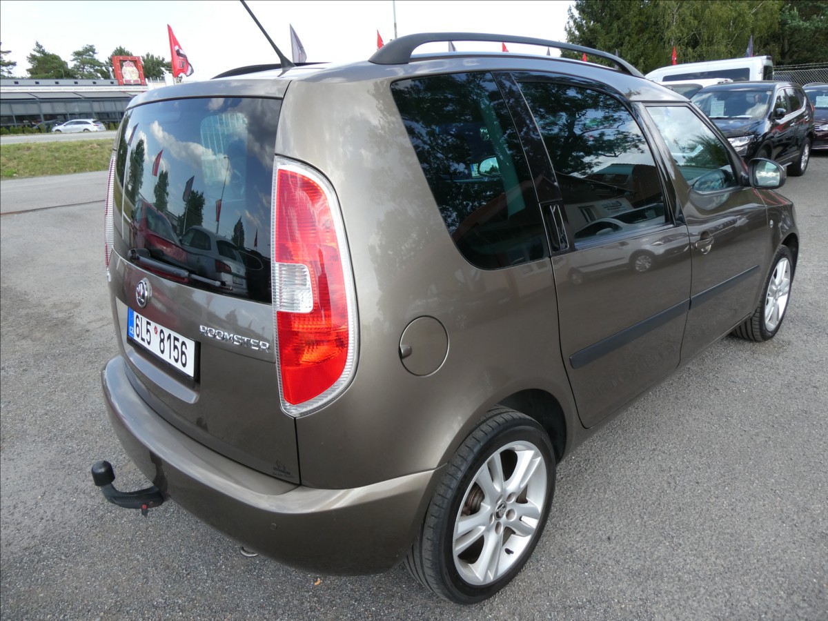 skoda-roomster-1-2-tsi-77kw-elegance-2-x-kola - 8