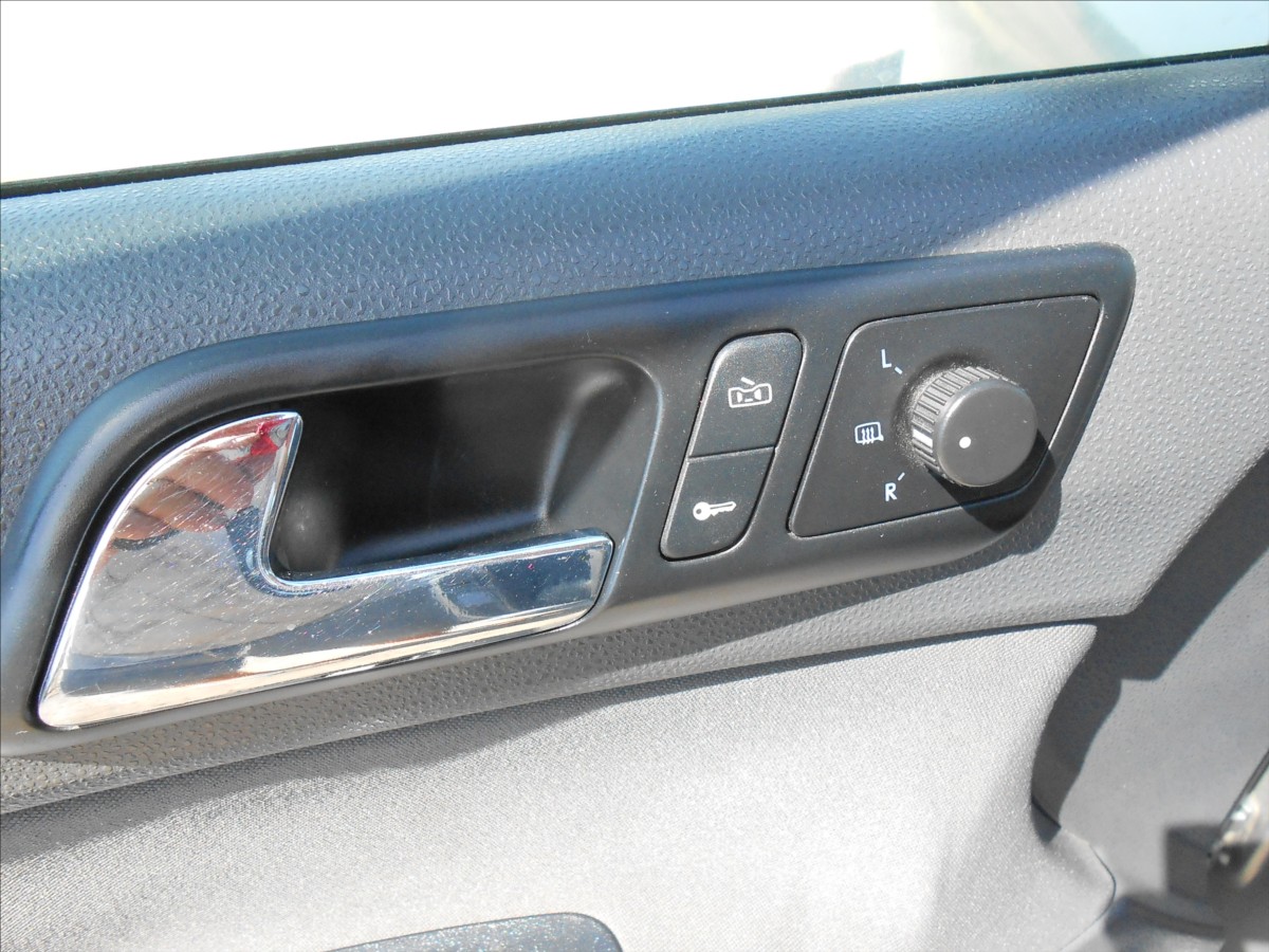 volkswagen-polo-1-4-i-16-v-klima-serviska - 9