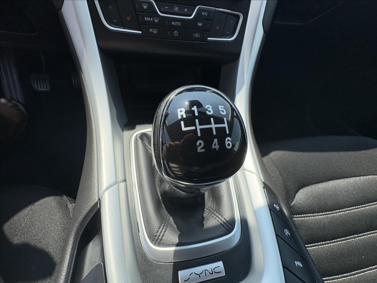 ford-mondeo-2-0-tdci110kw-led-acc-nav-vyhr - 9