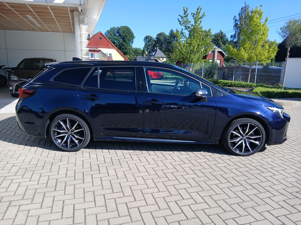 toyota-corolla-2-0-hev-gr-sport-dynamic-jbl - 6