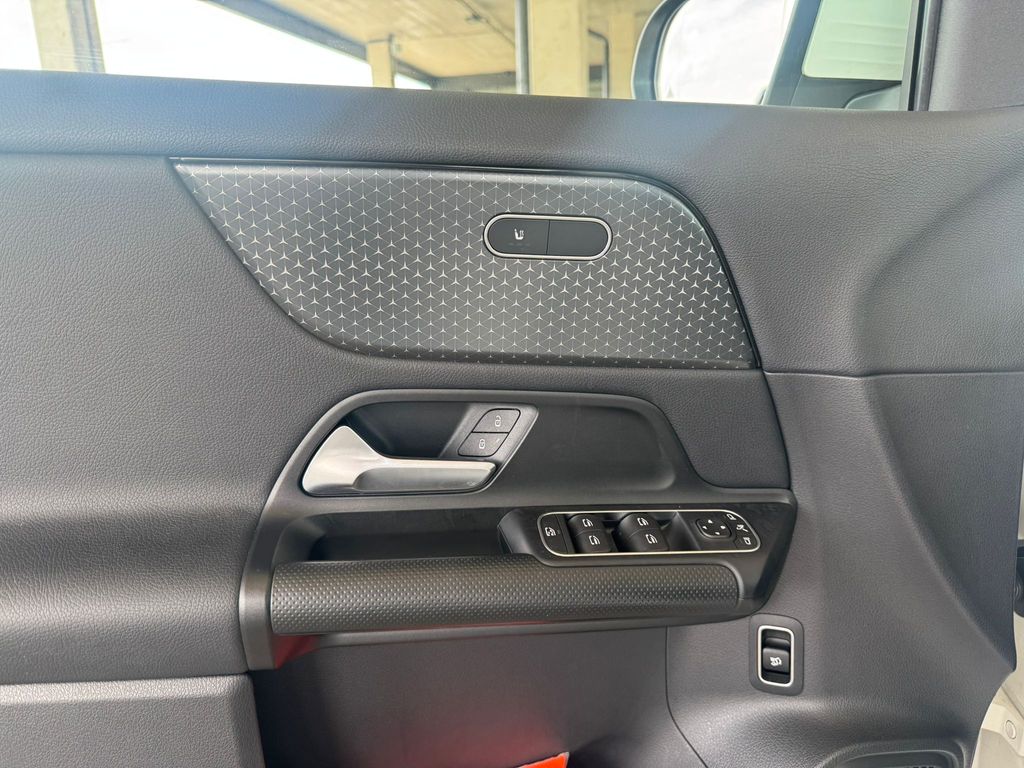 mercedes-benz-gla-220-4matic - 9