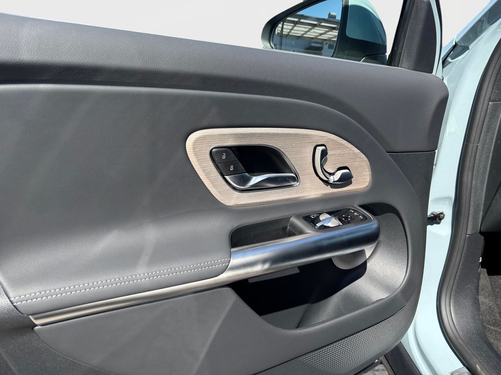 mercedes-benz-glb-glb-200-4matic - 6