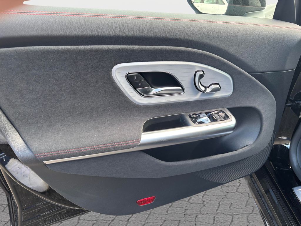 mercedes-benz-cla-220-4matic - 7