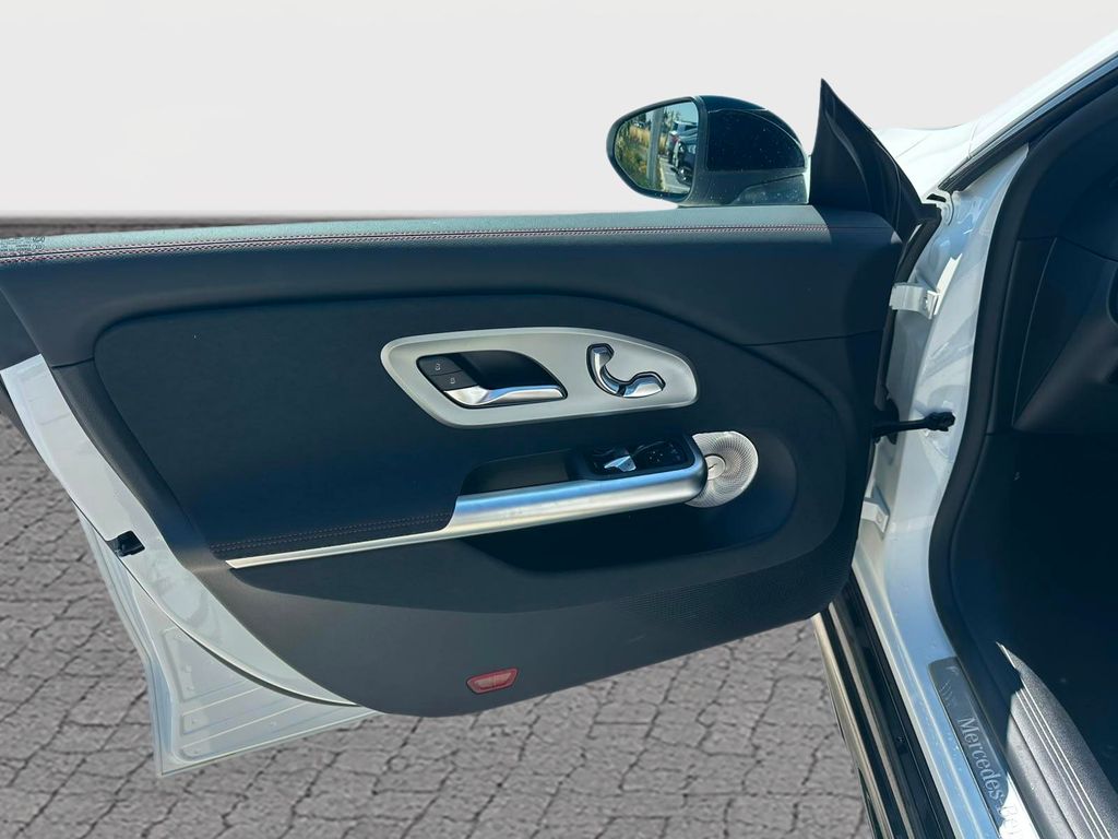 mercedes-benz-cla-200 - 3