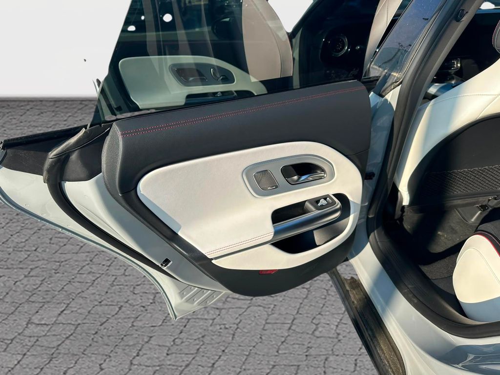 mercedes-benz-cla-220-4matic - 8