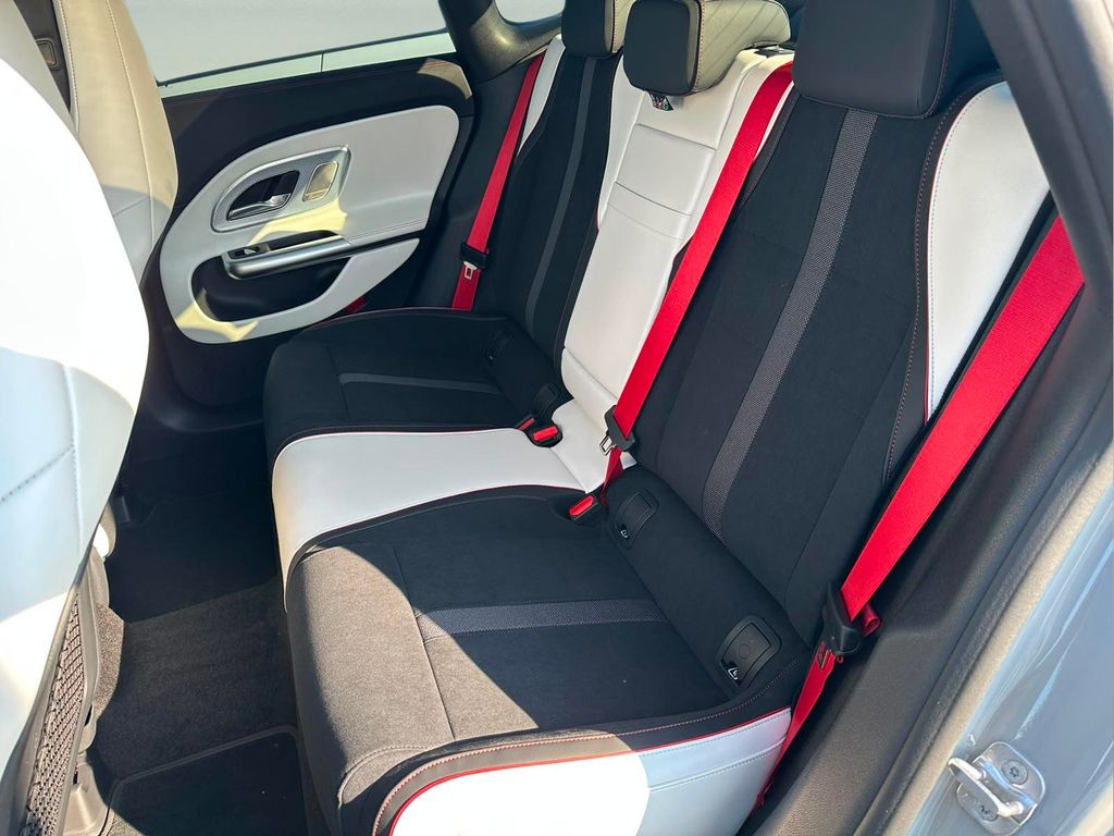 mercedes-benz-cla-220-4matic - 9