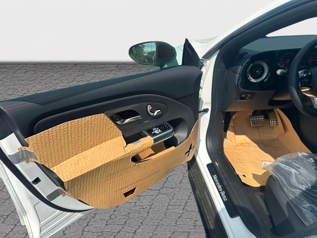 mercedes-benz-cla-200-4matic - 4