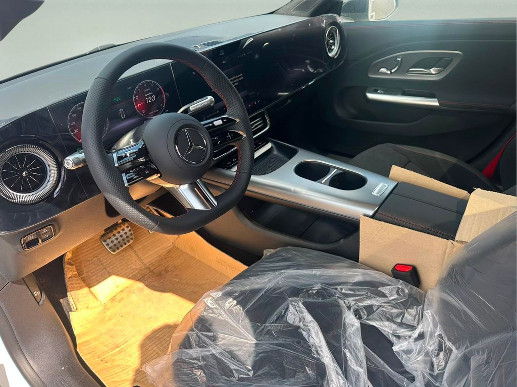 mercedes-benz-cla-200-4matic - 5
