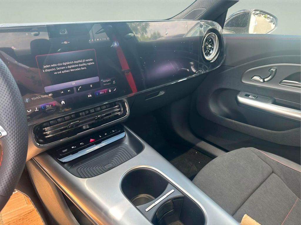 mercedes-benz-cla-200-4matic - 8