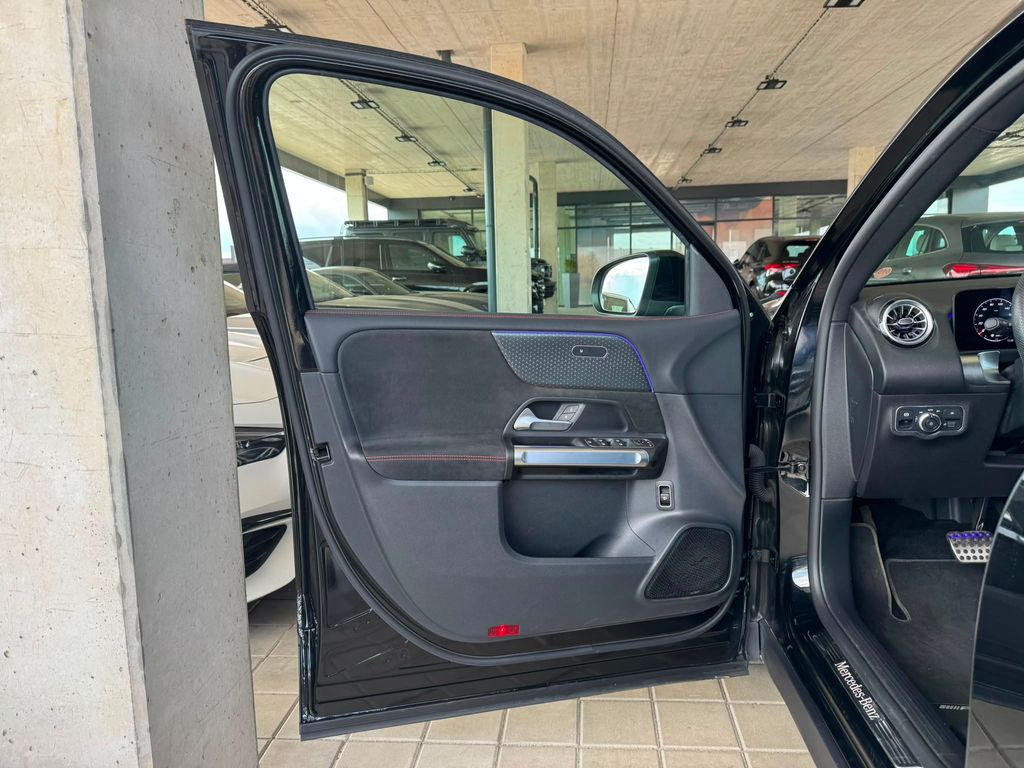 mercedes-benz-glb-200d-4matic - 8