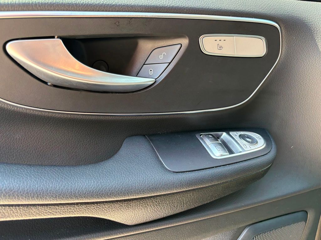 mercedes-benz-tridy-v-300d-4matic-long-avantgarde-cz-dph - 9