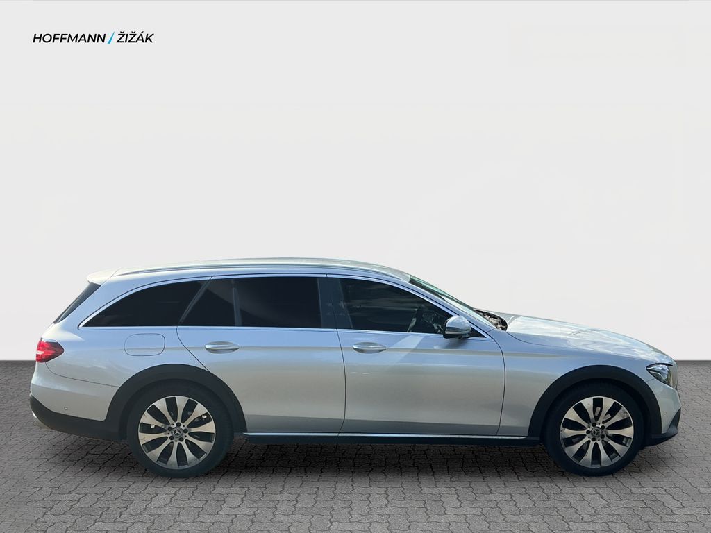 mercedes-benz-tridy-e-220-d-all-terrain-4matic - 3