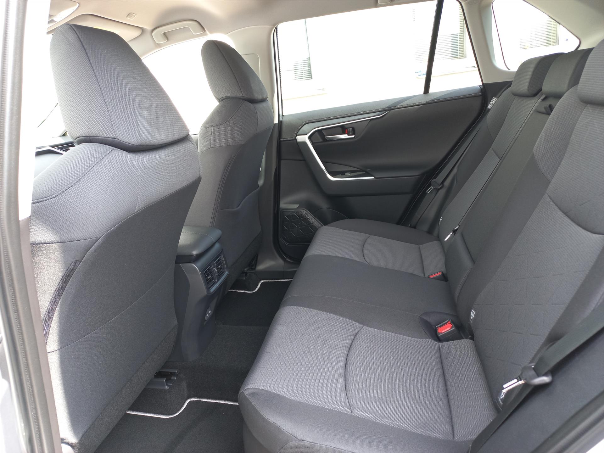toyota-rav4-2-5-hybrid-e-cvt-i-awd-222k-comfort-style - 9