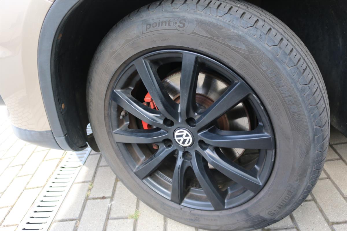 volkswagen-tiguan-2-0-4x4-cr-tazne - 6