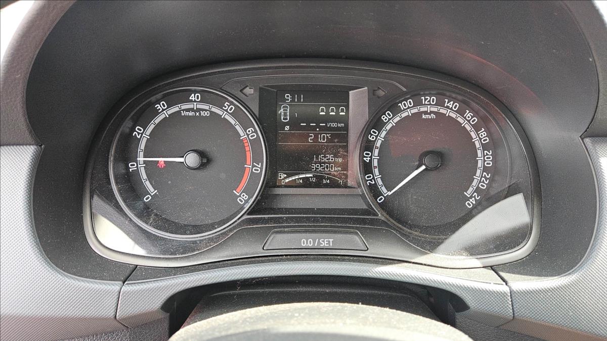 skoda-fabia-1-0-mpi-55kw-active - 8