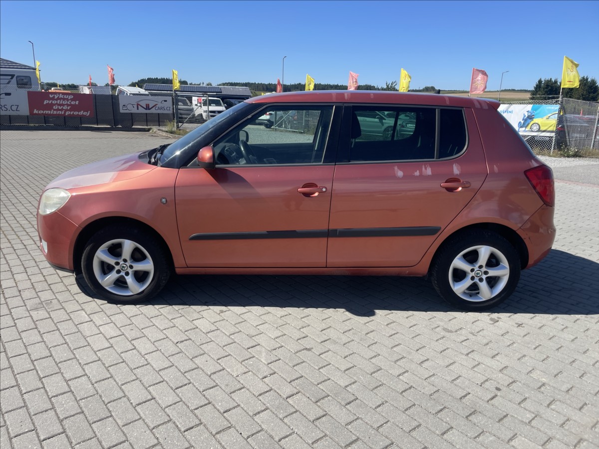 skoda-fabia-1-4-i-16v-klima-elegance-klimatronic-esp-tempomat - 1