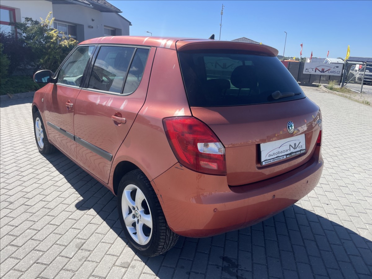 skoda-fabia-1-4-i-16v-klima-elegance-klimatronic-esp-tempomat - 2