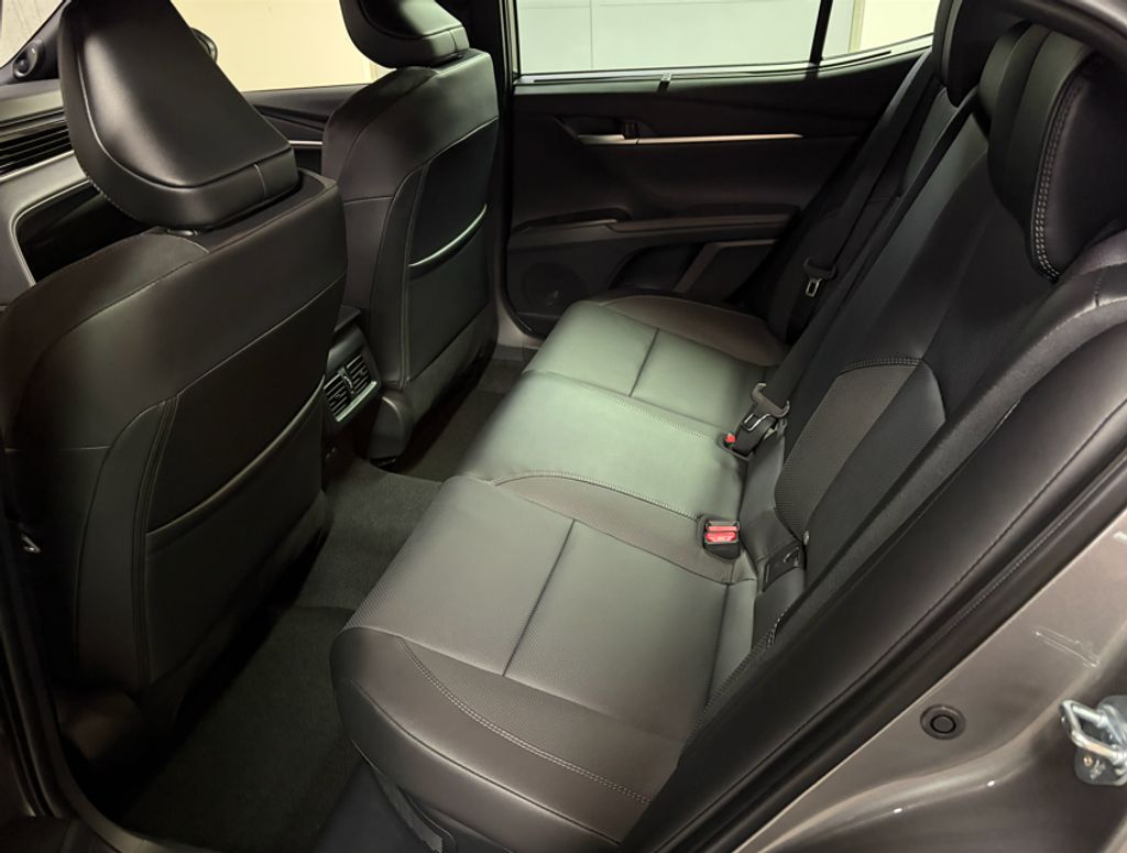 toyota-camry-2-5-hev-executive - 9