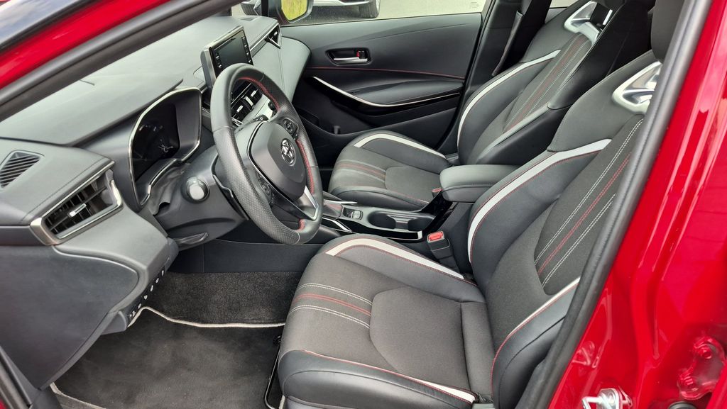 toyota-corolla-ts-2-0-hev-gr-sport-dynamic - 8