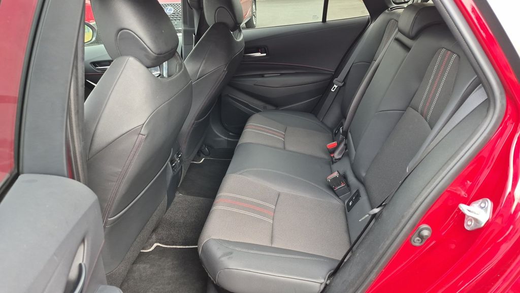 toyota-corolla-ts-2-0-hev-gr-sport-dynamic - 9