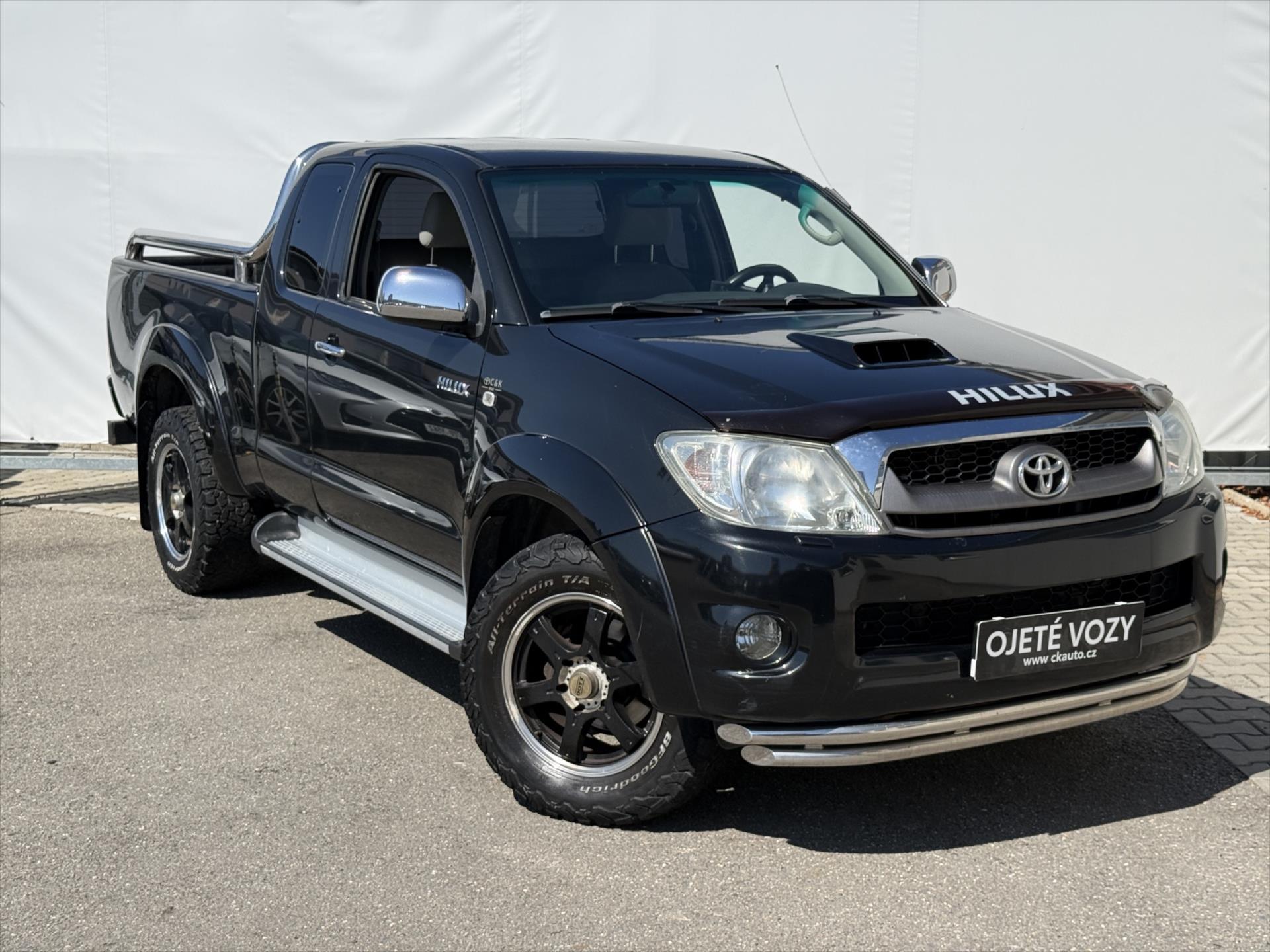 toyota-hilux-2-5-extra-cab - 2