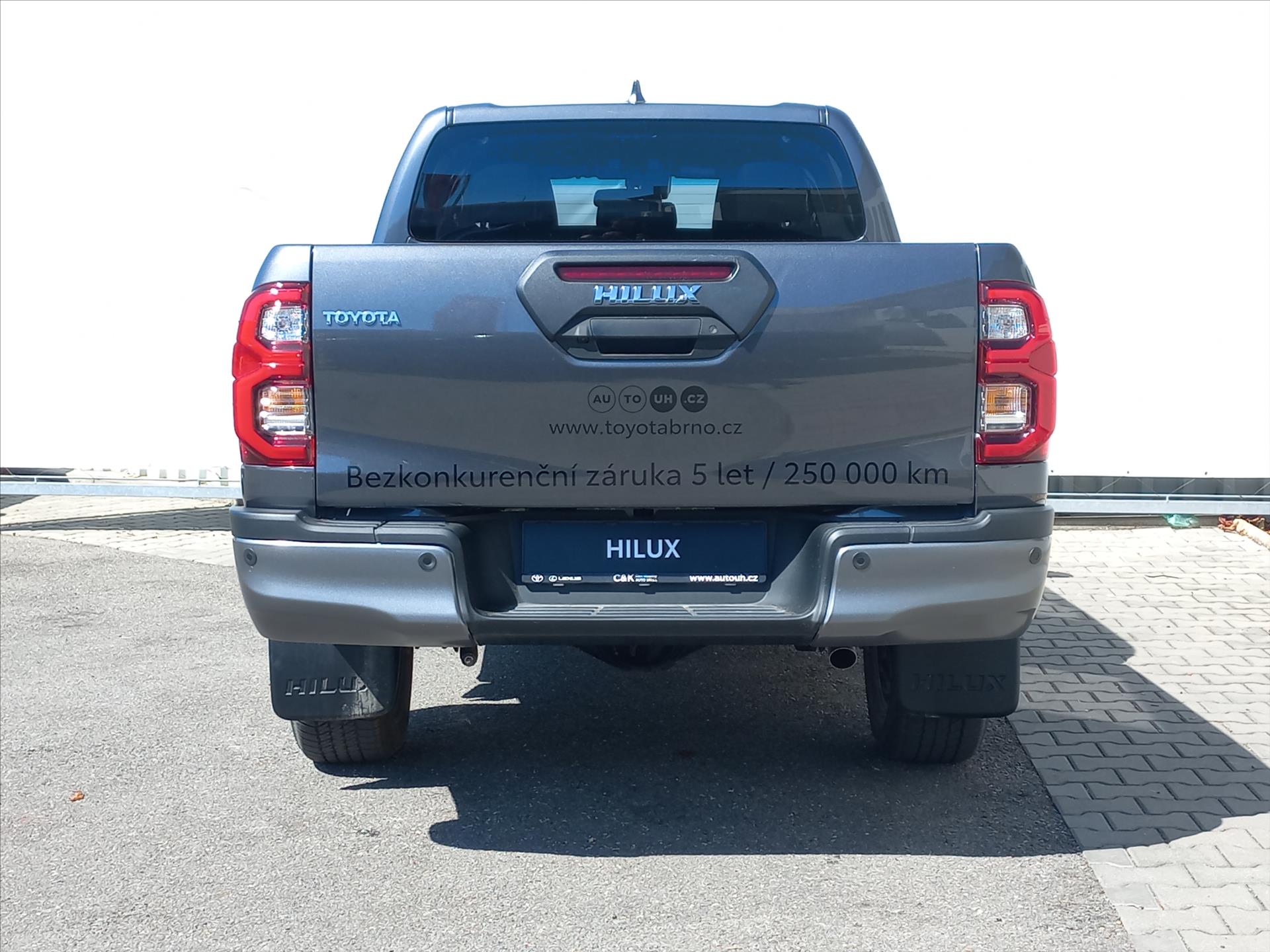 toyota-hilux-2-8-diesel-4x4-204k-double-cap-invincible - 4