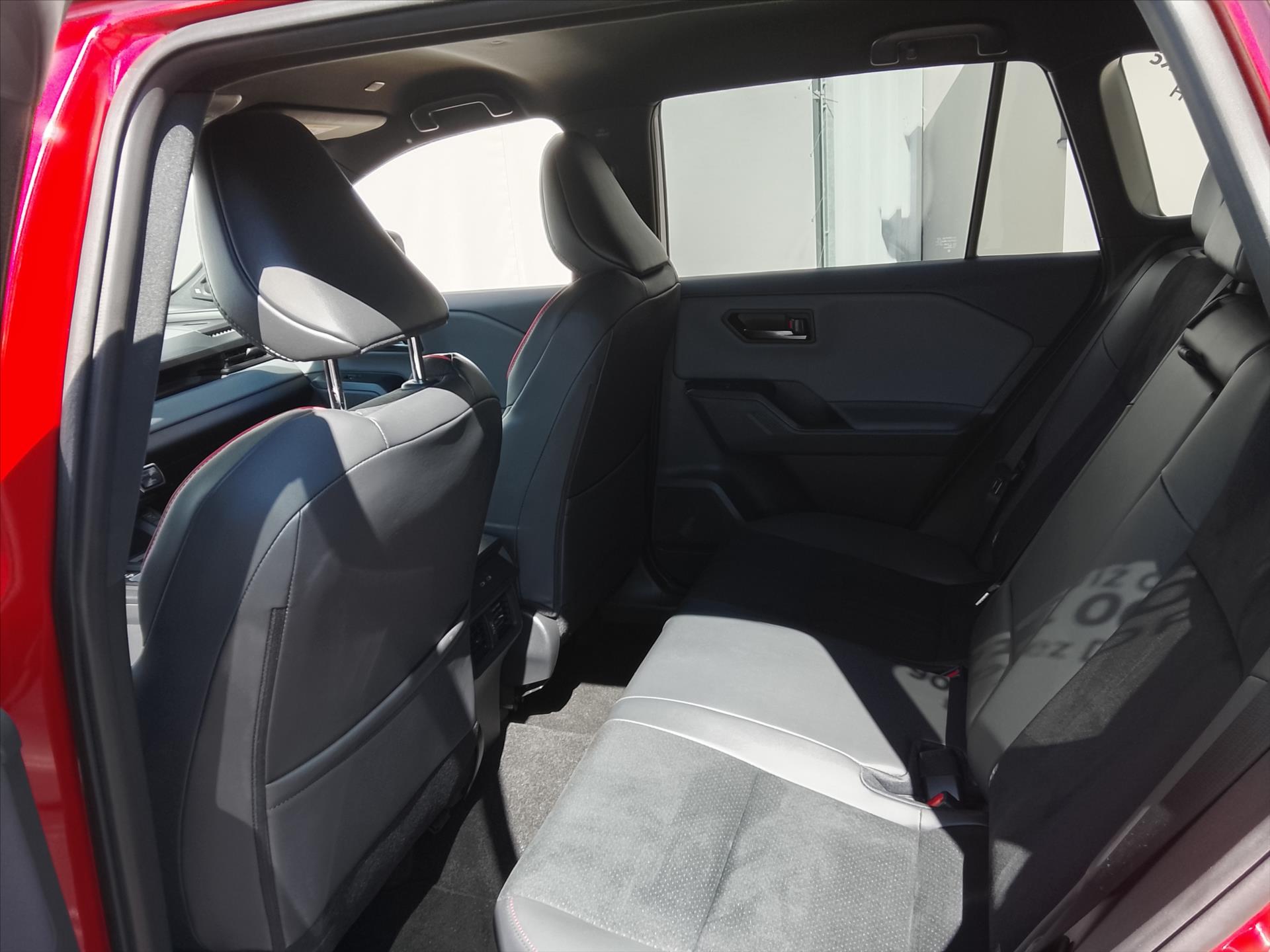 toyota-rav4-2-5-hybrid-194k-e-cvt-gr-sport - 9