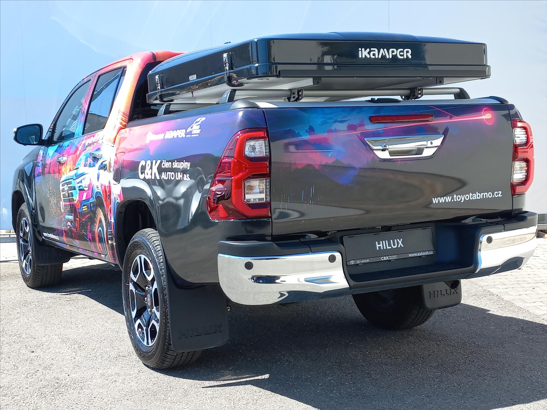 toyota-hilux-2-8-diesel-4x4-204k-a-t-double-cap-executive - 2