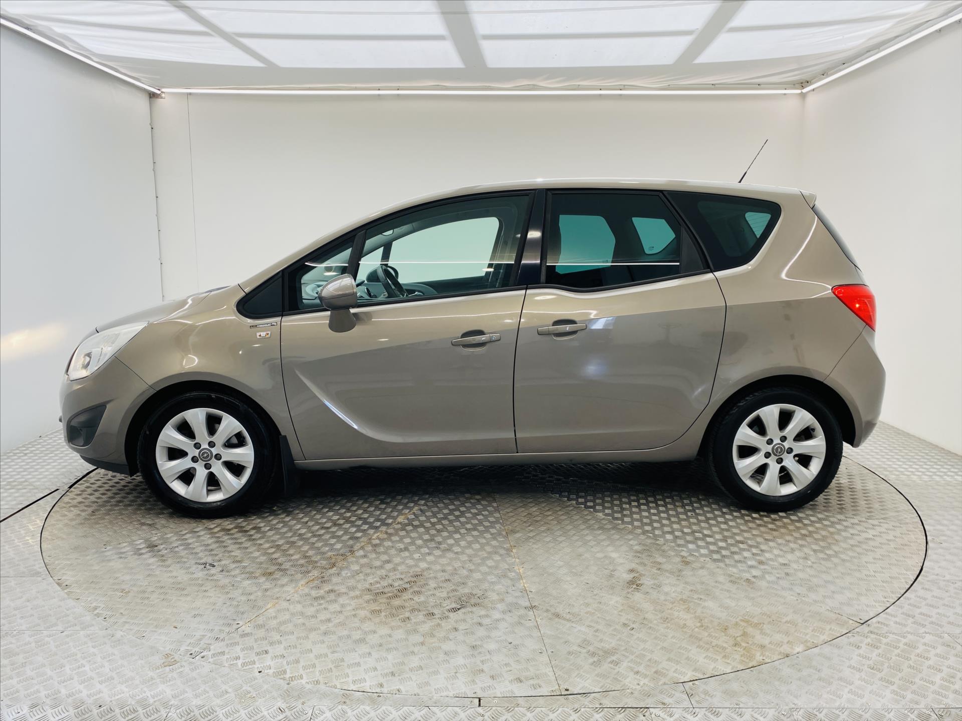 opel-meriva-1-4-i-74-kw-digi-klima-cosmo - 2