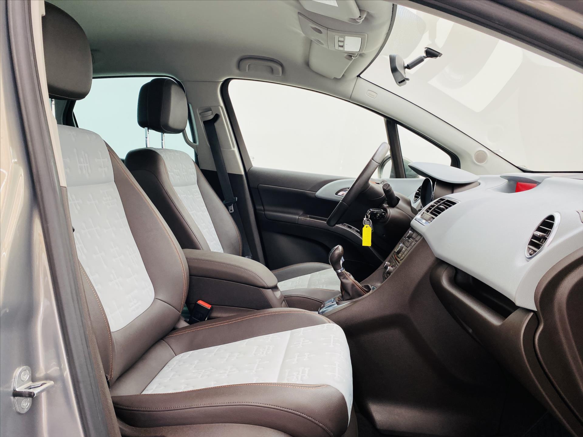 opel-meriva-1-4-i-74-kw-digi-klima-cosmo - 7