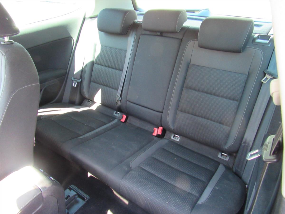 volkswagen-golf-1-4-tsi-90kw-team - 9