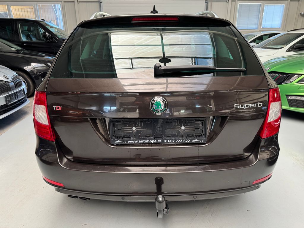 skoda-superb-combi-2-0-tdi-dsg-lak - 4