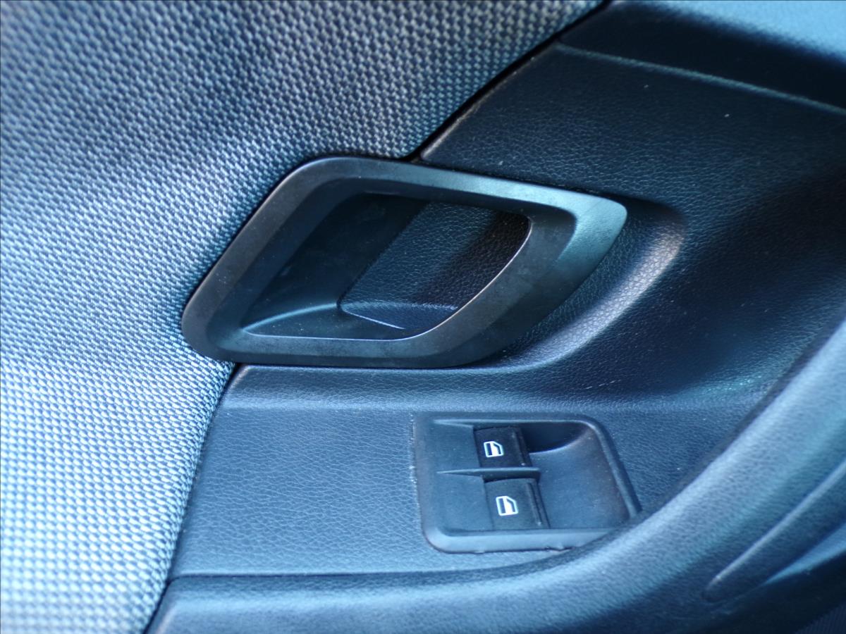 skoda-fabia-1-2-tsi-tazne-zarizeni-klima - 8