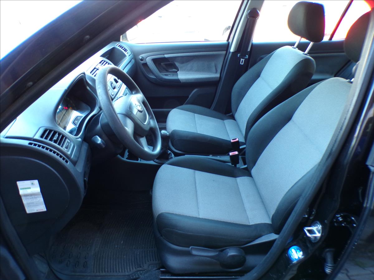 skoda-fabia-1-2-tsi-tazne-zarizeni-klima - 9