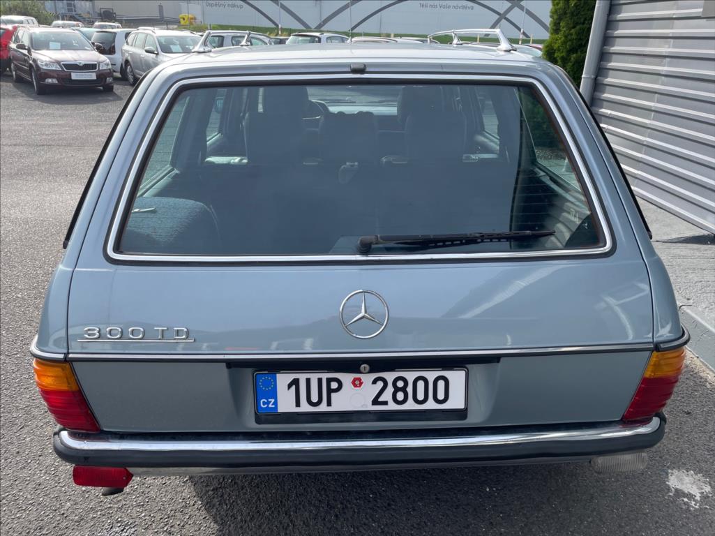 mercedes-benz-123-2-9 - 6
