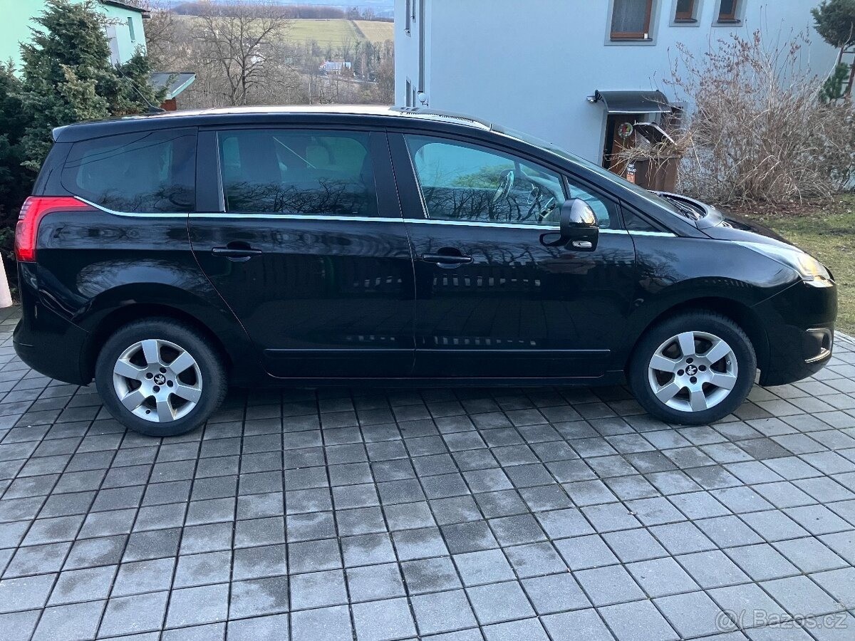 peugeot-5008-2-0-hdi-110kw-7-mist-panorama - 4
